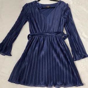 City studios pleated bell-sleeve dress